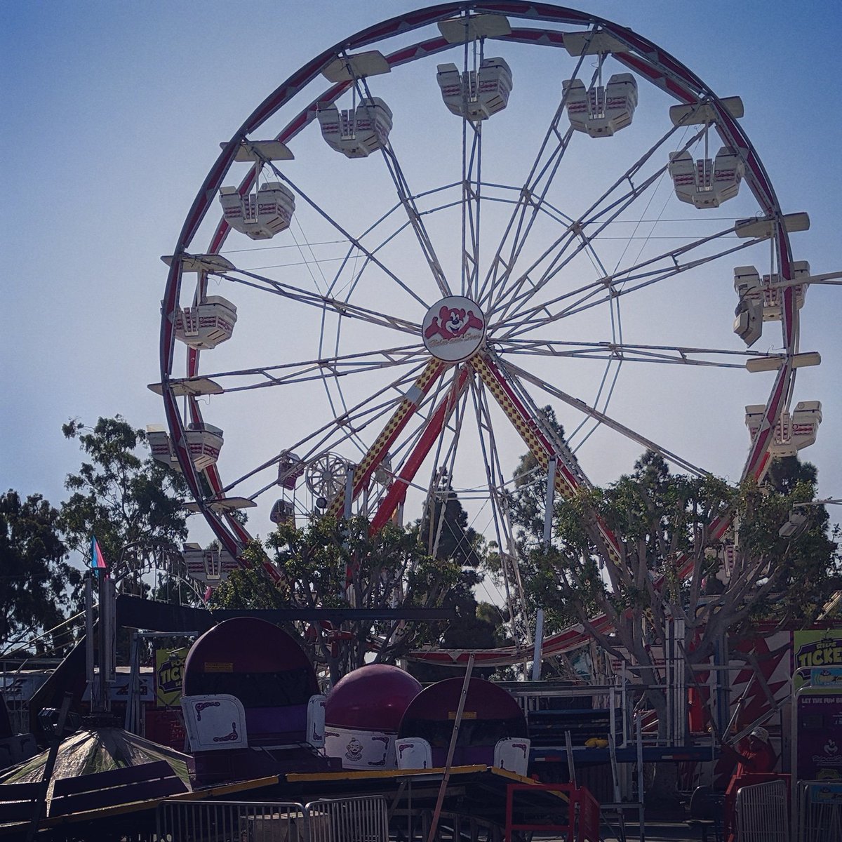 Enjoy_OC's tweet photo. Get ready carnies. It's almost festival time. π π‘
.
.
@StBonaventureHB
#fallfestival #festival #carnival
#weekendvibes #orangcounty #enjoyoc #ocevents #ocfun #ocmom
https://t.co/Obd9SLwTfT https://t.co/GLUxhBMBcP