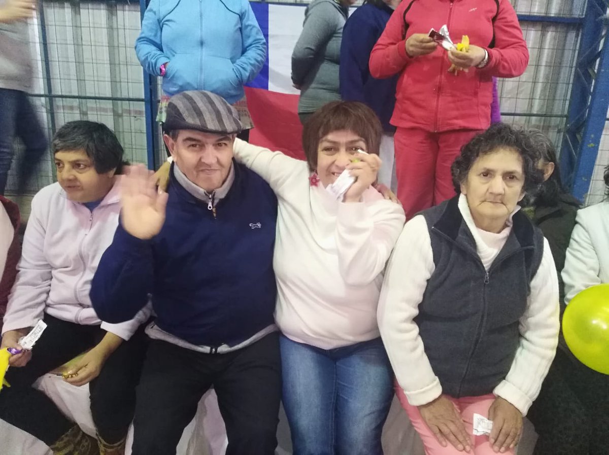 SSVP_Chile's tweet photo. En el #DiadelaSaludMental los residentes del hogar San José de #Ancud participaron de una actividad recreativa organizada x el Hospital de #Ancud en la que compartieron con la comunidad e instituciones que trabajan x visibilizar las #CapacidadesDiferentes y la #Inclusión https://t.co/DeM07rH6Wq