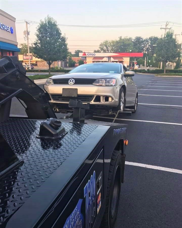 EnvyTowing's tweet photo. Jealous because when your friends call a tow company they show up quickly, but when you call a tow company it takes hours? Just call the company they’re using- Envy Towing &amp; Recovery! (347) 449-6698

#EnvyTowingAndRecovery #NY #NewYork... https://t.co/NhbUFeFT61