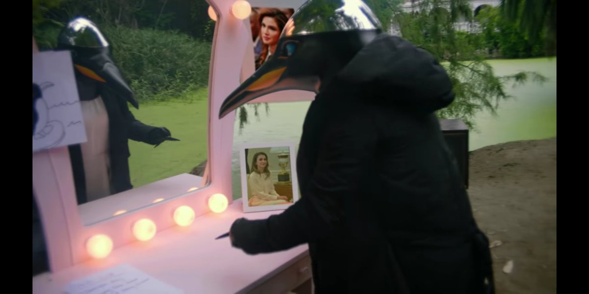 MrsAnderson0917's tweet photo. #themaskedsinger #thepenguin son confused.... https://t.co/TNxsbAfxHw