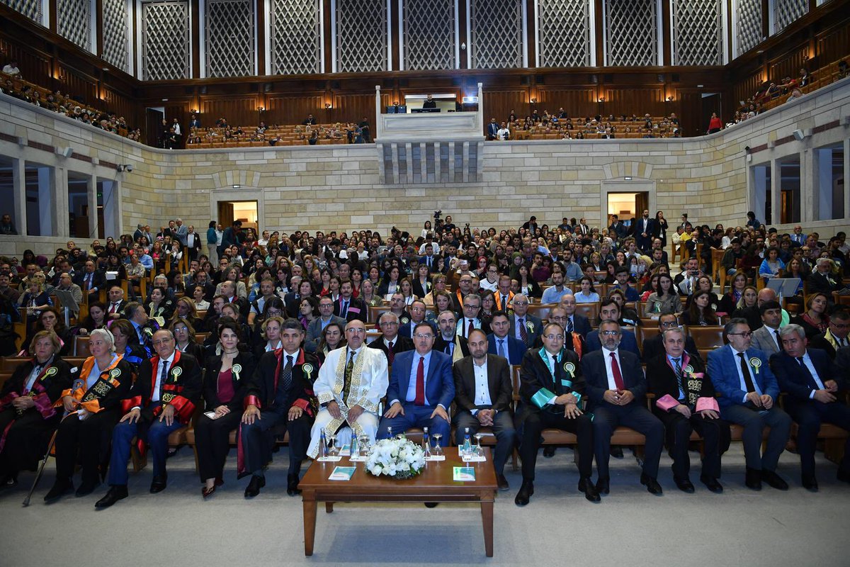 İstanbul Üniversitesi Akademik Açılış Töreni 7 Ekim 2019 tarihinde Cemil Bilsel Konferans Salonunda gerçekleşti. Öğrenci Konseyi Başkanımızın konuşmasıyla başlayan program, Kamu Başdenetçimiz Şeref Malkoç’un açılış dersi ile sona erdi.