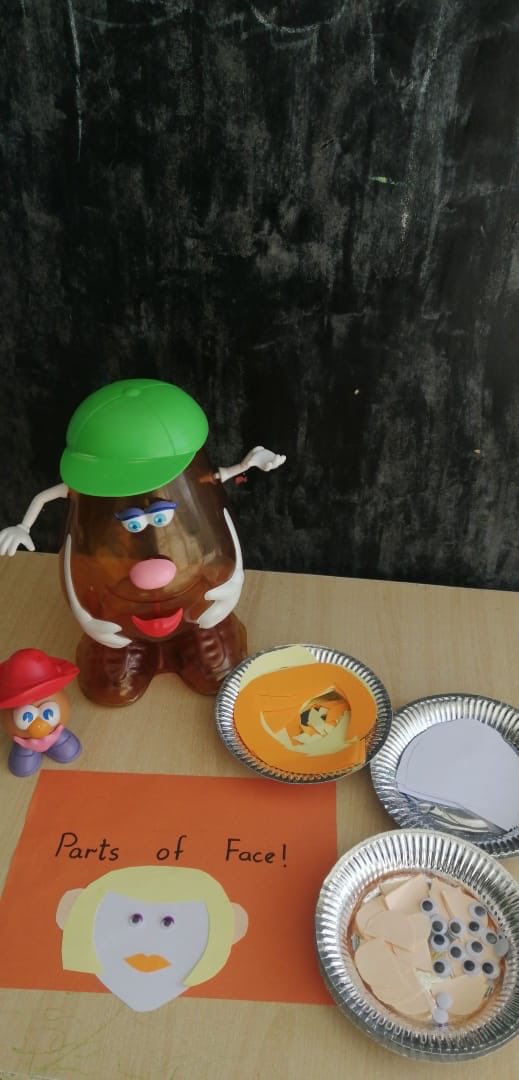 sehbergschool's tweet photo. https://t.co/gCFpFlvOd0

Mr. Potato Head was invented long before his feature in the Toy Story movies. Originally produced in 1949 and the first toy ever to be advertised on television.

Today we used #MrPotato to recognise face parts. https://t.co/cRcgfngx0u