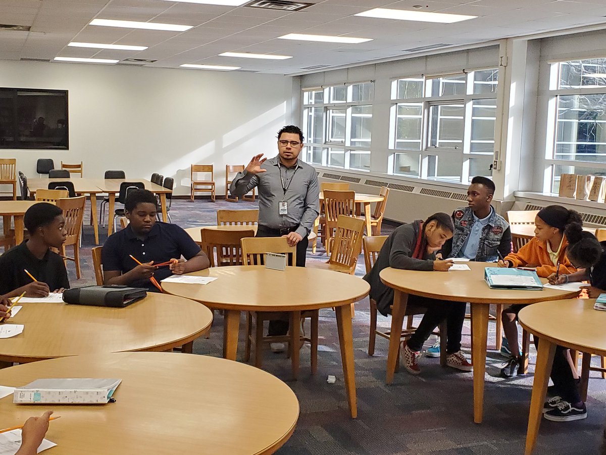 Sharing our career pathways with Arlington MS students. #proudtobepublic <a href="/IPSSchools/">IPS</a>
