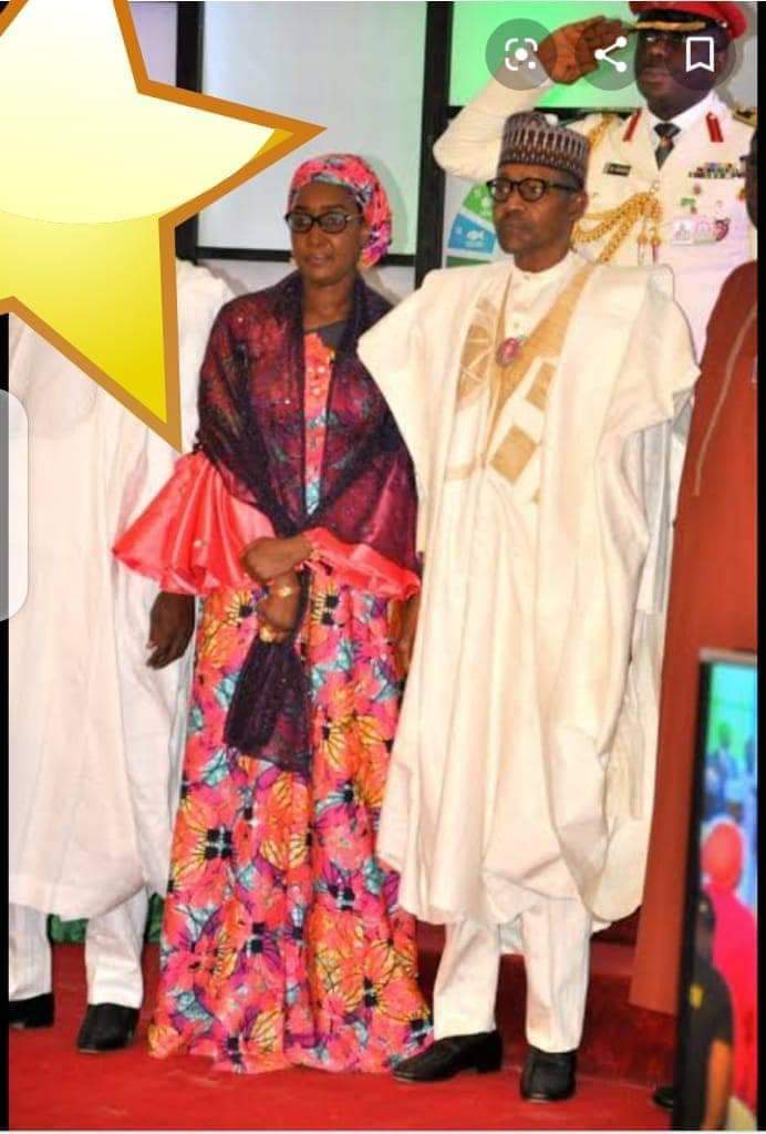 Idriss_Najeb's tweet photo. LABARI DA DUMI DUMIN SA

Akwai alamar za'a daga Daurin auren nan saboda waliyin amarya be da Lafiya, Itama Amarya Bata Shirya Ba, 🙄🙄🙄🙄 #BabuRana @Meeiynalicious @Chuchungaye @babyabdulkadeer @SuRasheethe https://t.co/whfVZoJzsR