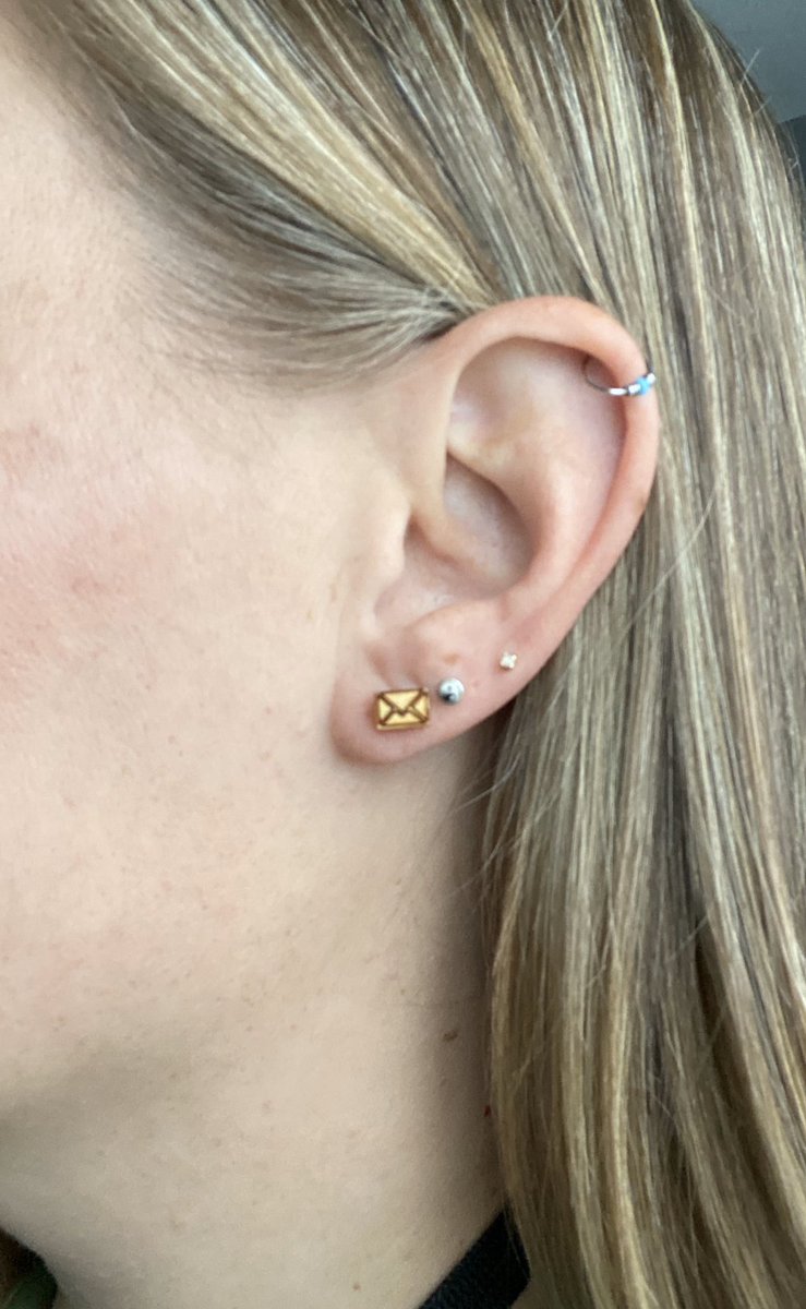 jillydidit's tweet photo. The only place I can wear these and have people think they’re fun... instead  of wondering why I have envelope earrings! #LitmusLive https://t.co/HY7Ztt34P9