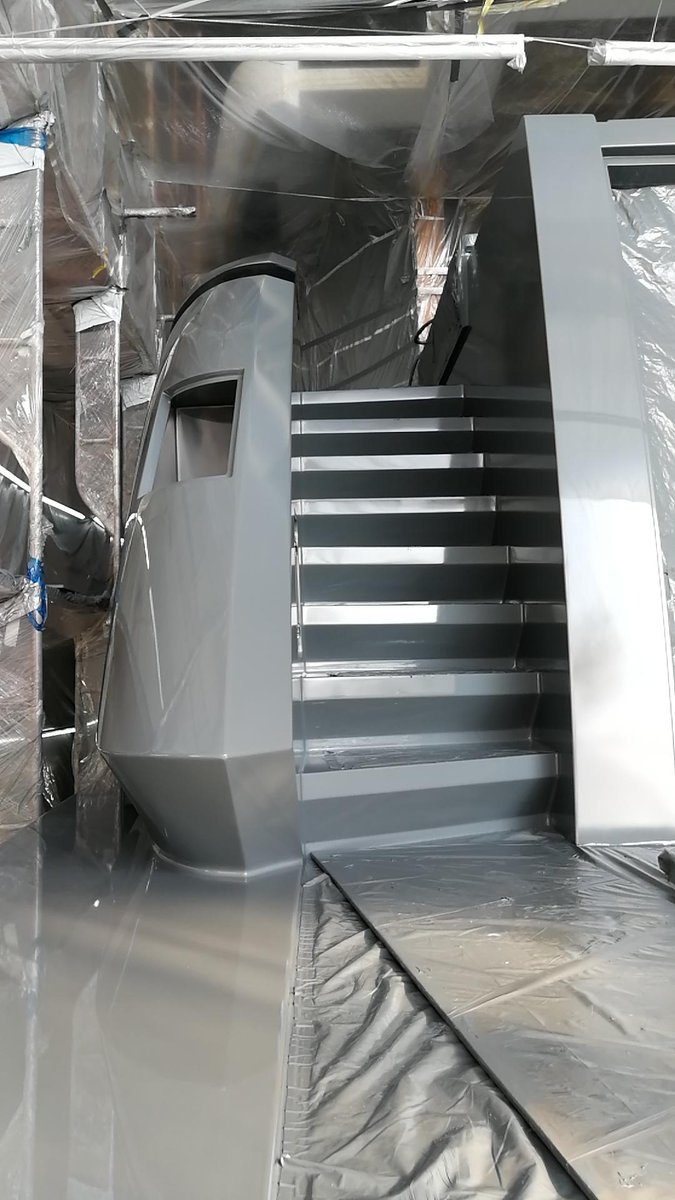 Heysea_Yachts's tweet photo. The painting work has started on the hull of Heysea Atlantic 115 for an American buyer. #heysea #heyseayachts #superyacht #megayacht #yachting #yachtlife #luxuryyacht #painting #atlantic115 https://t.co/zrWXmbP2l7