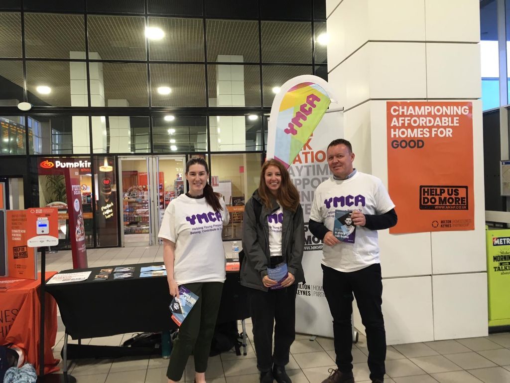 MKHP_'s tweet photo. Another great day at MK Central Station raising awareness of all the great work going on in MK to end homelessness.
#MKHP #UnitedToEndHomelessness #WinterNightShelterMK #WorldHomelessDay2019 #MiltonKeynes #YMCA https://t.co/TqiR9hCNwK