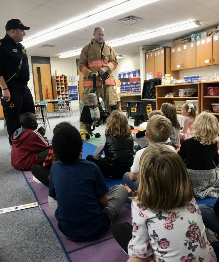 nicksofio's tweet image. Kindergarten students enjoying a visit from the Albert Lea Fire Department this afternoon. #LKCanDoKids #ALASconnectED