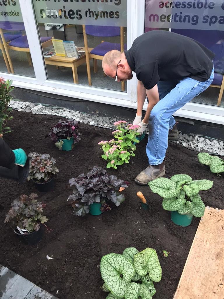 Cazzatomlinson's tweet image. How does your garden grow @mylifecharity our apprentice Josh helps #standishlibrary @WiganCouncil #ourtown great job