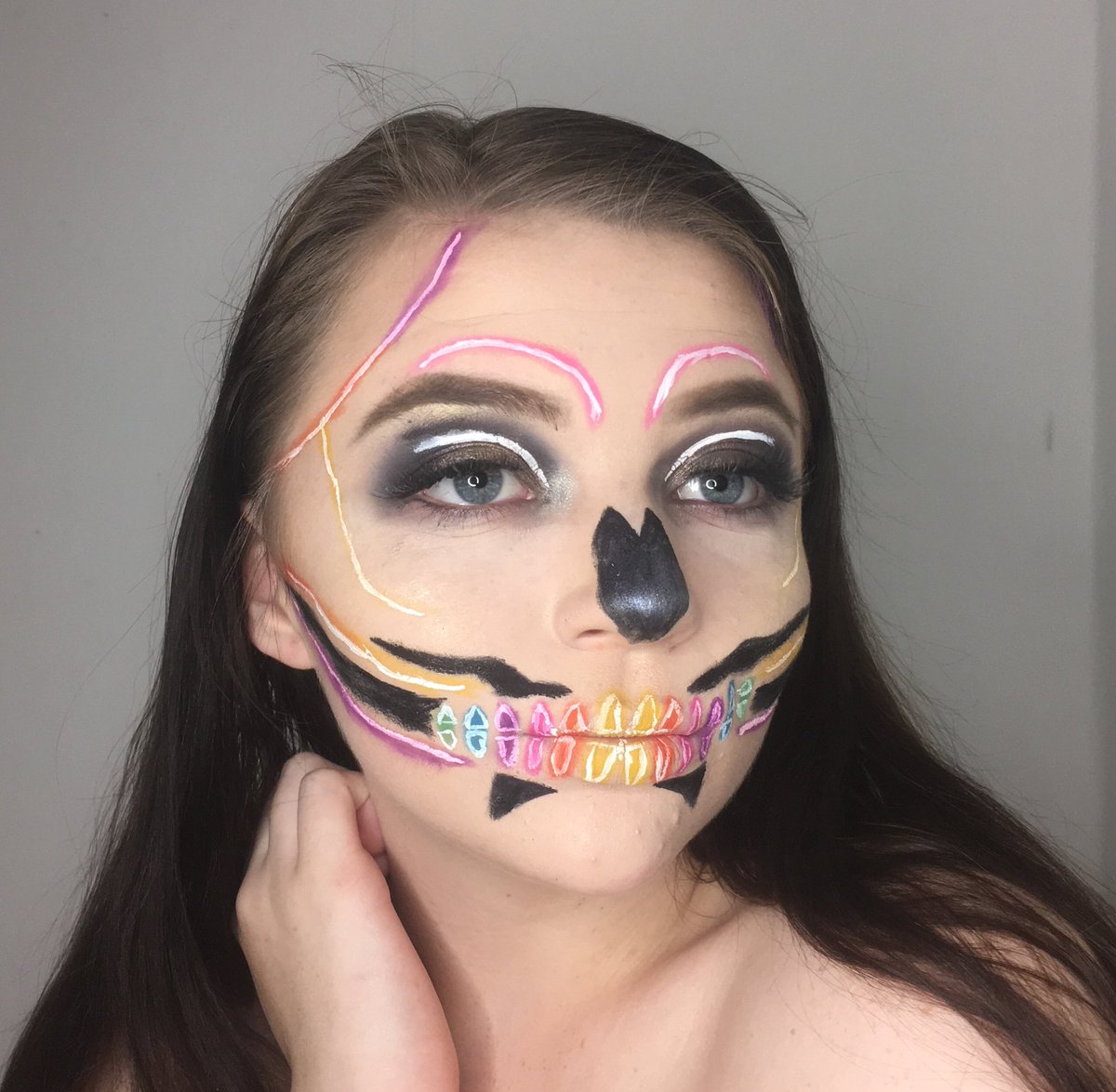 kayleighMU16's tweet image. Neon skull 

Instagram @beautybykayleigha 
Inspired by @rkbmakeup 

#makeup #glasgowmua #plouisebase #abhprlist #benefitbrowbar #benefitclubpink #jeffreestarprsearch #beautybayprsearch #revolutionprlist #ayrshiremua
#halloweenmakeup #halloween #skeletonmakeup