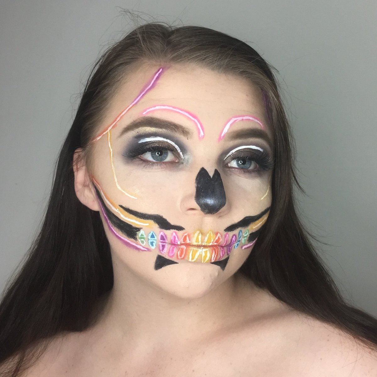 kayleighMU16's tweet image. Neon skull 

Instagram @beautybykayleigha 
Inspired by @rkbmakeup 

#makeup #glasgowmua #plouisebase #abhprlist #benefitbrowbar #benefitclubpink #jeffreestarprsearch #beautybayprsearch #revolutionprlist #ayrshiremua
#halloweenmakeup #halloween #skeletonmakeup