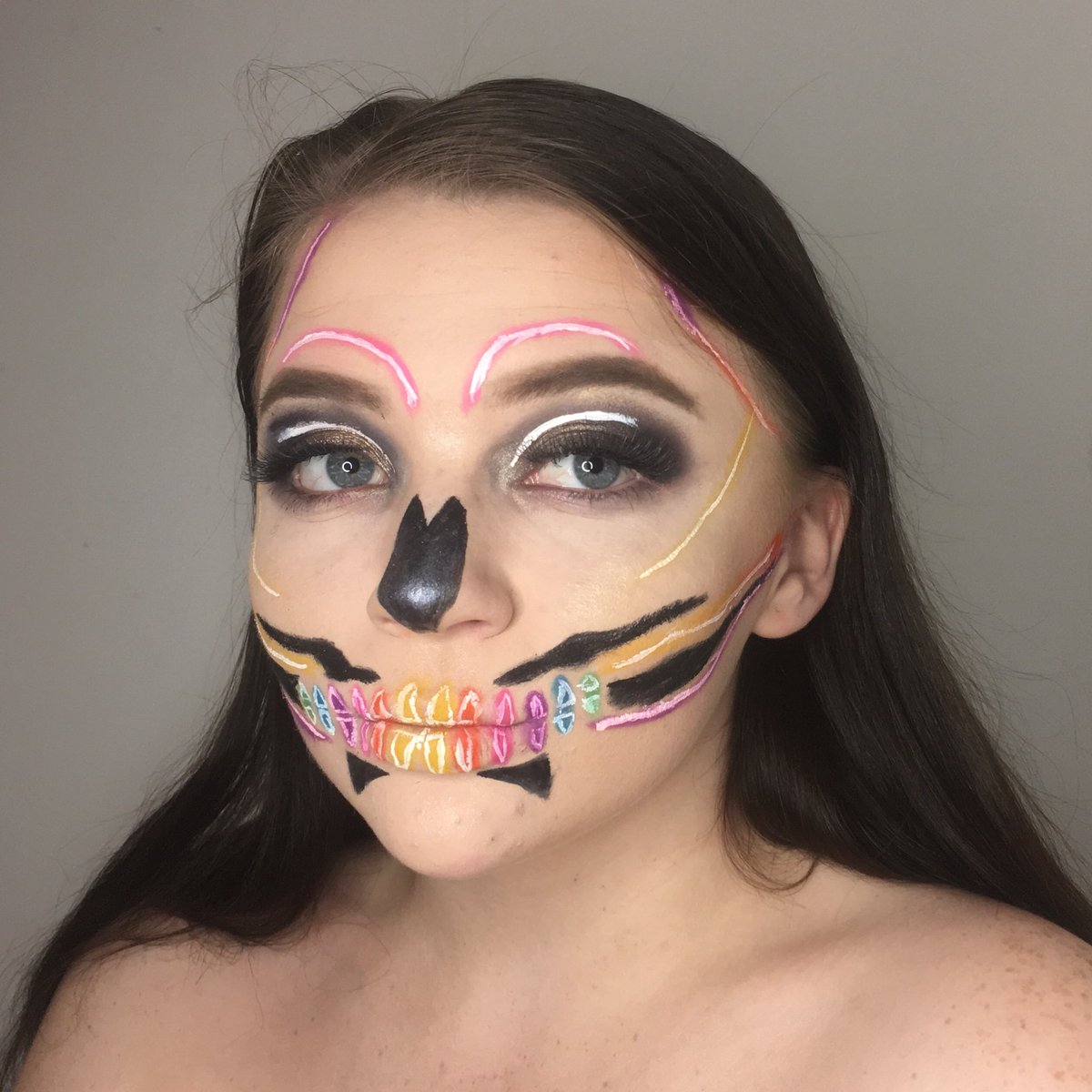 kayleighMU16's tweet image. Neon skull 

Instagram @beautybykayleigha 
Inspired by @rkbmakeup 

#makeup #glasgowmua #plouisebase #abhprlist #benefitbrowbar #benefitclubpink #jeffreestarprsearch #beautybayprsearch #revolutionprlist #ayrshiremua
#halloweenmakeup #halloween #skeletonmakeup
