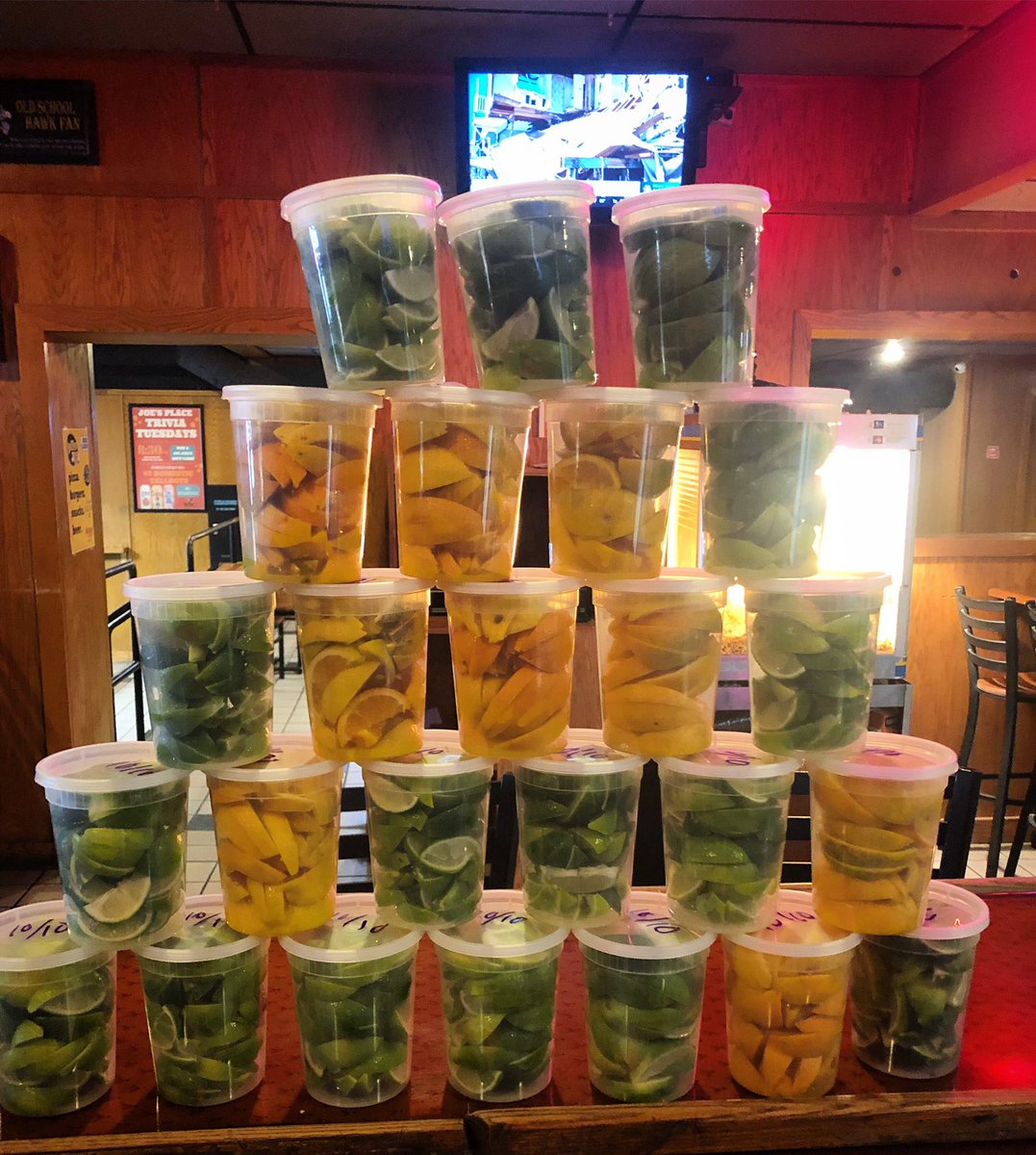 JoesPlaceIC's tweet photo. Is this what they call meal prep..? ๐๐
#WeekendReady #FruitPrep
#JoesPlaceIC https://t.co/lBK4loPwQ5