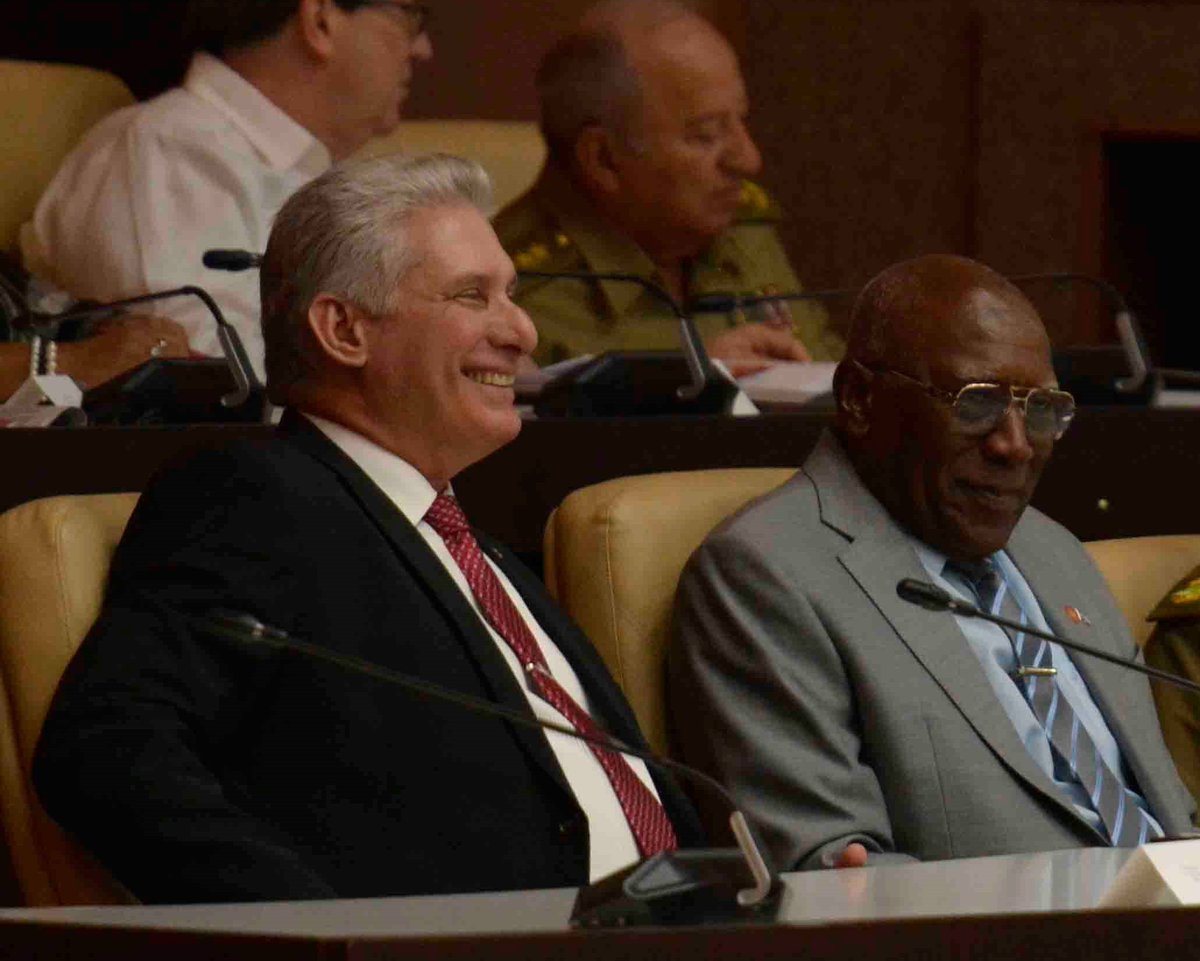 En el día de la independencia cubana, apoyamos la elección del Presidente de la República de Cuba <a href="/DiazCanelB/">Miguel Díaz-Canel Bermúdez</a> y el Vicepresidente <a href="/SalvadorValdesM/">SalvadorVM</a>. Cuenten con <a href="/ETECSA_Cuba/">ETECSA</a> para seguir informatizando nuestra sociedad y unidos todos pensando como país. #SomosCuba #SomosContinuidad