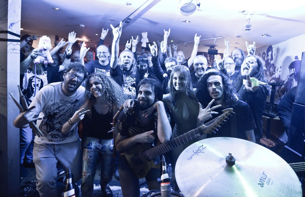 Sechem_Metal's tweet photo. 🔥THANK YOU B’HAM 🔥
It was such an amazing experience to play in The 'Quinphonic Festival' in #Birmingham this year. You guys were AMAZING! 🍺
📸 by: David McKnight
#sechem #orientalmetal #quinphonic #quinphonicfestival #metal #symphonicmetal https://t.co/fnyZ0lODsJ