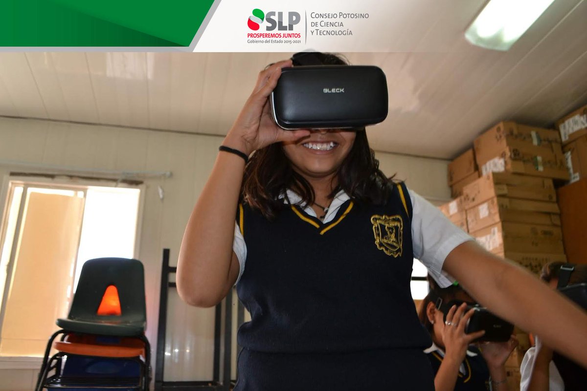 COPOCYT's tweet photo. #COPOCYT visitó la Escuela Secundaria y Preparatoria Municipal “Ponciano Arriaga” donde los jóvenes experimentaron ambientes de #RealidadVirtual viajando al espacio exterior. #JornadasEstatales, Proyecto apoyado por #FORDECYT, #SLP2019 https://t.co/nDewiSCFjS
