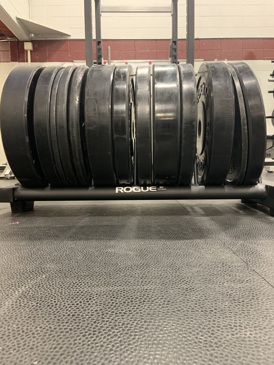 CoachMunda1's tweet photo. New weights came in today!!! Thank you @RogueFitness for the plates, can wait to put them to work!!! https://t.co/LicwNuOqeB