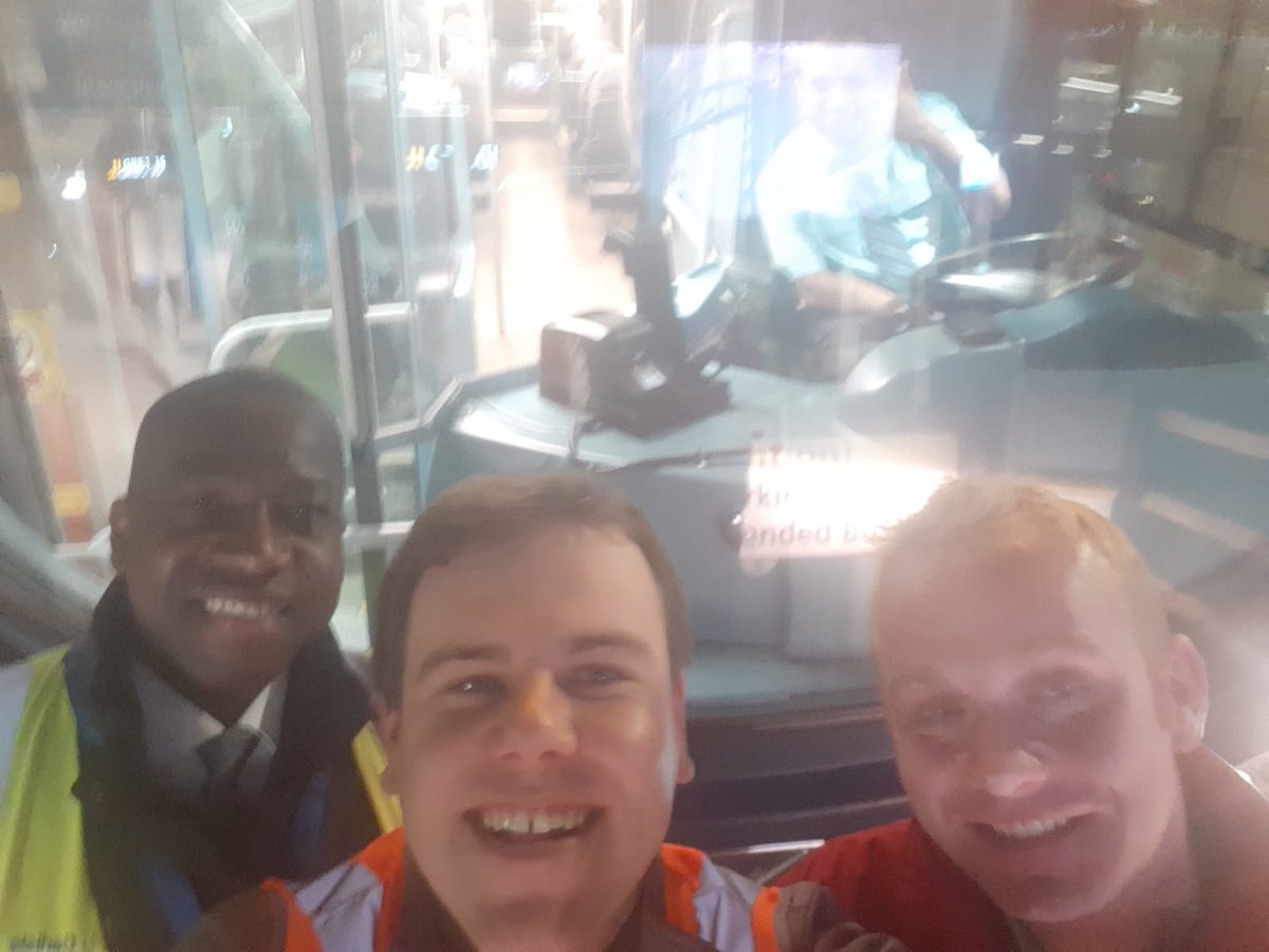harrogatebus's tweet photo. Great night Volunteering helping our friends at #arrivayorkshire with the Light Night Rider service, helping transport passengers to the #LeedsLightNight2019 event #Bus18 #metrotravelnews and a Thanks to Sam #Leeds Bus Station Manager for helping out also. 👍😀🌃🌉 https://t.co/FdZtHZt616