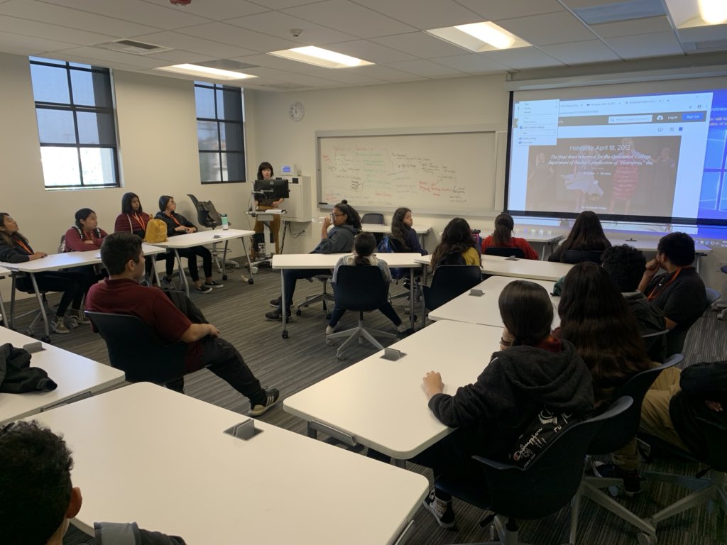 The show must go on! <a href="/Occidental/">Occidental College</a> Theatre Professor kozinh chatting with LAUSD students about theatre at Occidental <a href="/GEARUP4LA/">GEAR UP 4 LA 🎓</a> <a href="/LASchools/">Los Angeles Unified</a> <a href="/edpartnerships/">NCCEP</a> #gearupworks #BetterMakeRoom