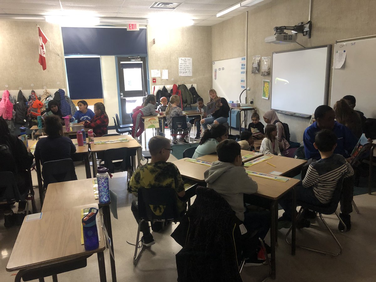 KirknessEPSB's tweet photo. So great to have @jdbracco students join us and read to our students for Read In Week. #epsb https://t.co/yLcDUvZeXZ