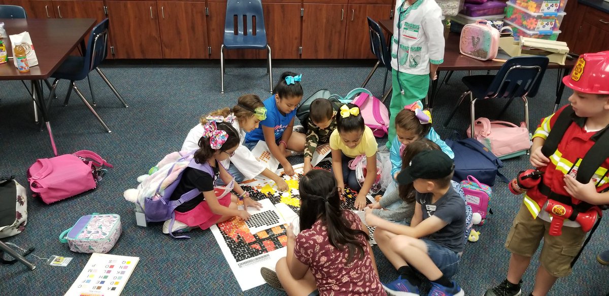 LeopardLibrary's tweet image. My awesome staff kids are working hard trying to finish our @byStickTogether picture. No one has figured out the picture yet...getting closer!! #wearemrobinson #makinglearningmagical