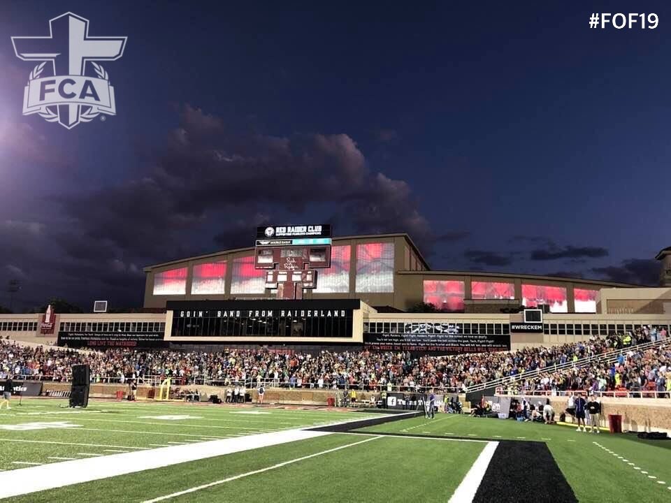TTU_FCA's tweet image. #FOF19 in Lubbock was 🔥. 

9,000 students, 1 Jesus. 

Thousands heard the gospel and responded by faith to commit their lives to #followJesus.
*1,533 documented faith decisions...and counting. (Text "FCA1144" to 46322)

God is mighty to save! Zephaniah 3:17