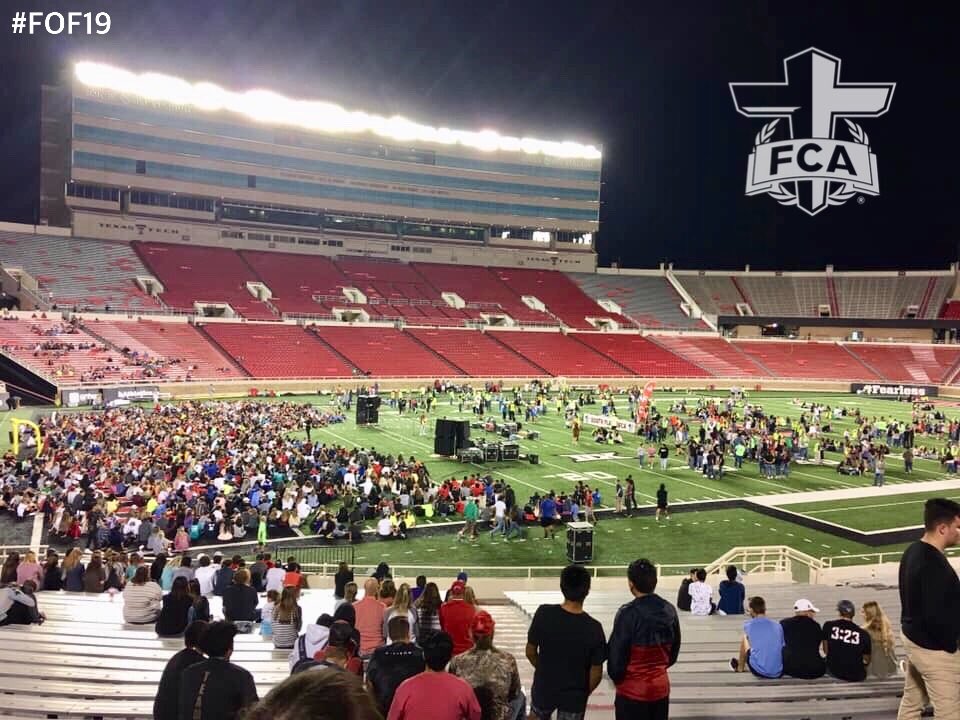 TTU_FCA's tweet image. #FOF19 in Lubbock was 🔥. 

9,000 students, 1 Jesus. 

Thousands heard the gospel and responded by faith to commit their lives to #followJesus.
*1,533 documented faith decisions...and counting. (Text "FCA1144" to 46322)

God is mighty to save! Zephaniah 3:17