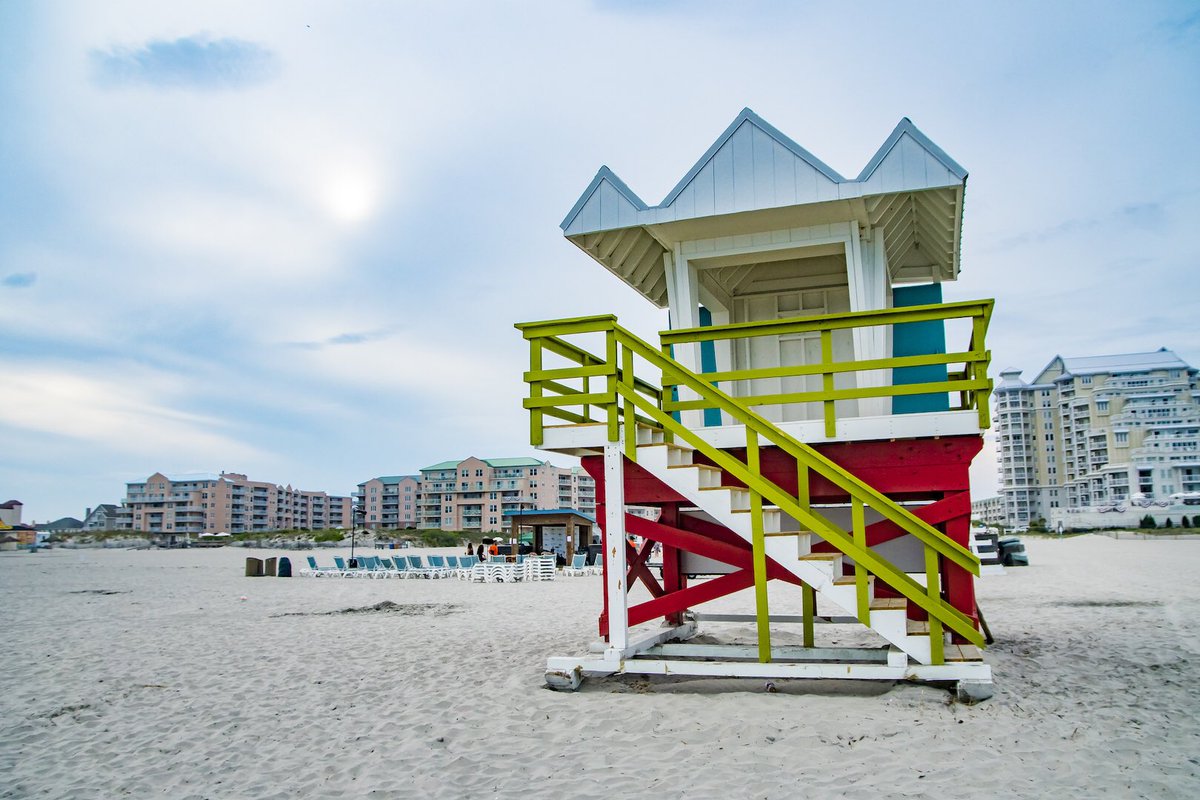 MiamiBeachNews's tweet photo. Ever wondered where our retired lifeguard towers ended up? These 2 beauties found a new home at @iconaresorts in Diamond Beach, NJ! 

Their team wanted to bring the Miami Beach Art Deco style to their beaches &amp; now use our towers as cabanas for guests 🌴 https://t.co/INrmnItE7j