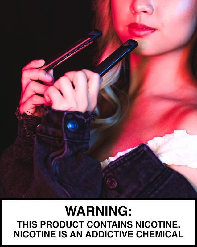 The Remid Pod system comes in two color ways. 🌬 Gun Metal and Rose Gold ✨ Which color best fits you?!☁️