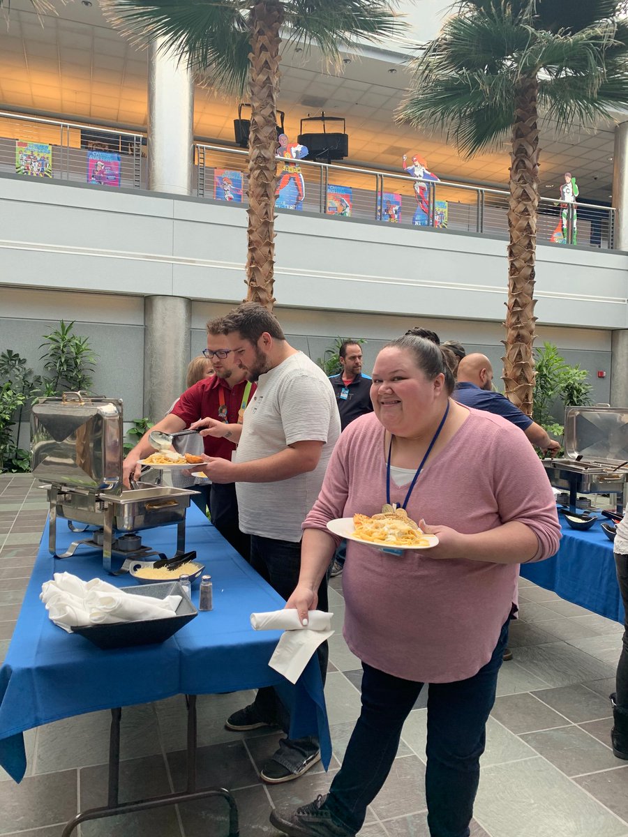 THENEWBLUEBOISE's tweet photo. Day 4: Customer Service Week. Employee Appreciation Lunches With Our Top Performers. #ATTCLG #BeProudCSW2019 #HungLeTeam https://t.co/8RMdNoYvYN