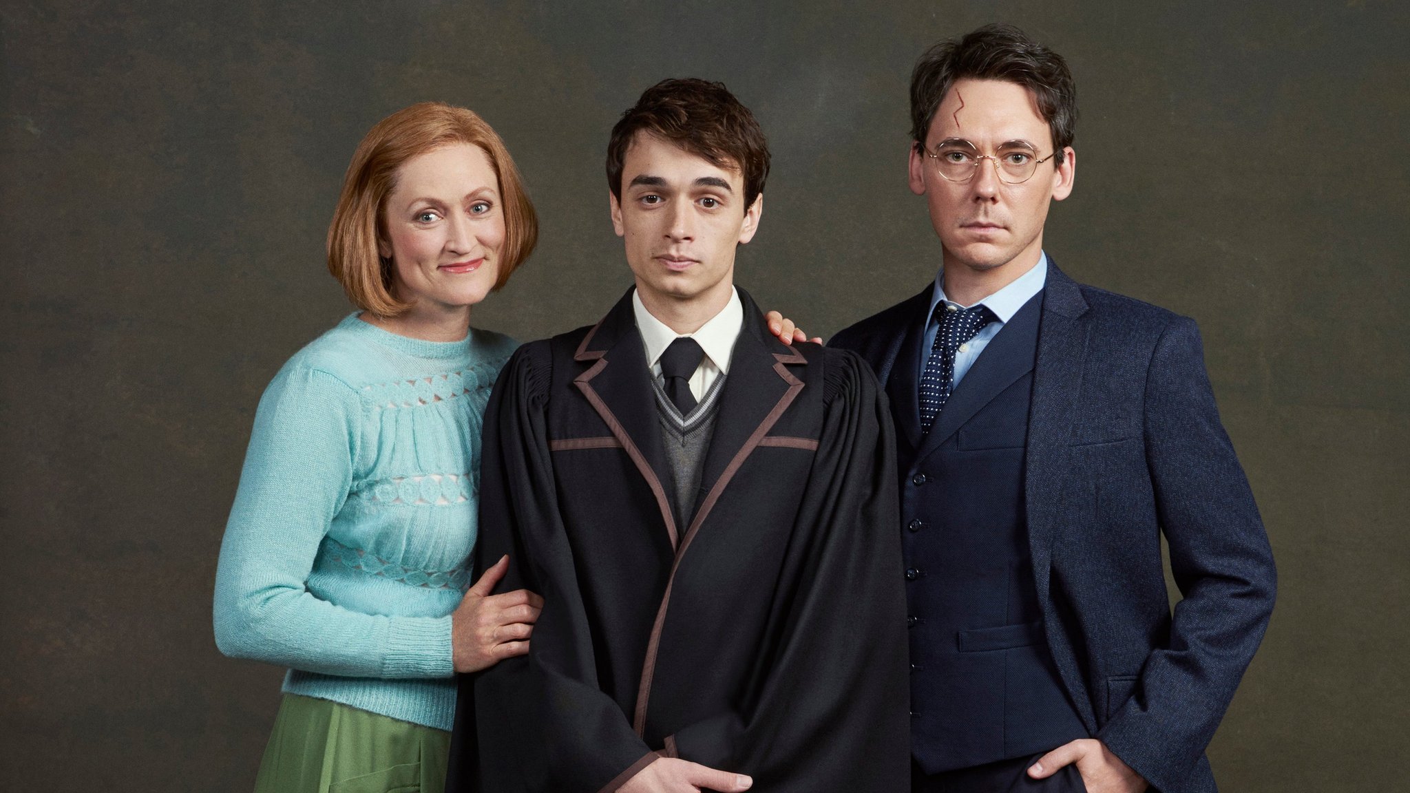 Гарри поттер и проклятое дитя фильм 2022. Когда выйдет проклятое дитя. Гарипотер и прояколятоен дится. Когда выйдет проклятое дитя. Гарри поттер и проклятое дитя.