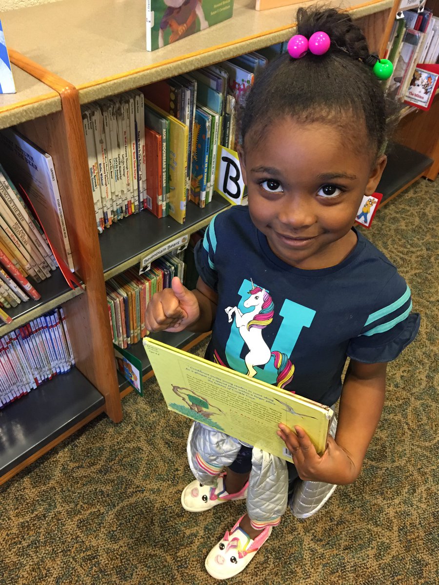 library_sut's tweet photo. We are going on a book hunt with our Shelf Helpers!!! @sutscotties #itsajungleouthere #wildaboutbooks https://t.co/RPNQIevv5F