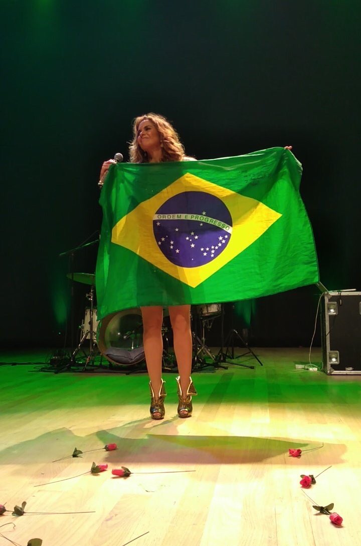 MS_Pinheiiro's tweet photo. @LuceroMexico Essa imagem ficará para sempre na memória do coração 💓 💓te amo reina 👑 https://t.co/Ozj8zp2Owh
