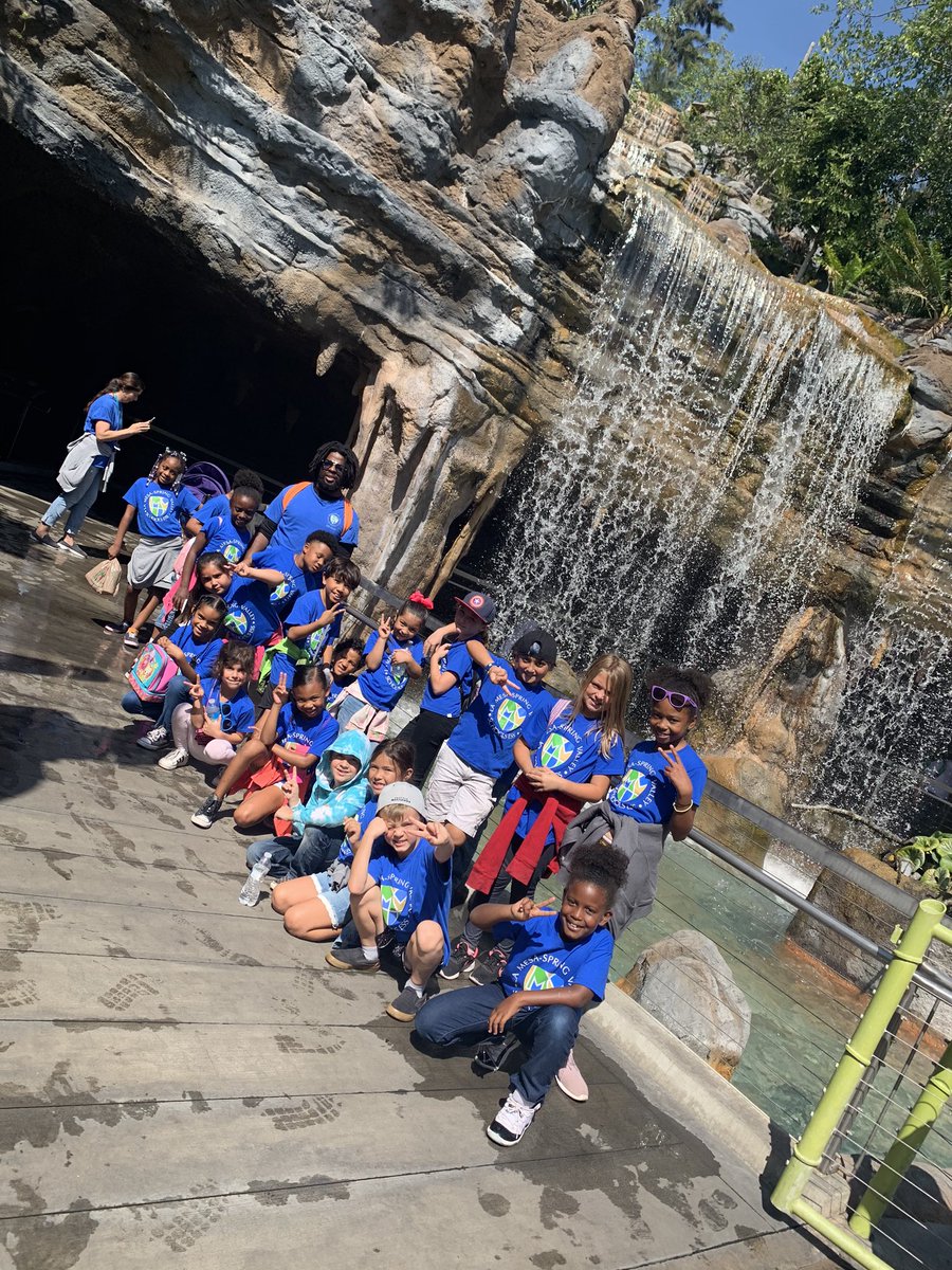 Bancroft_ESS's tweet image. We are enjoying a beautiful day at the zoo! #ESSRocks