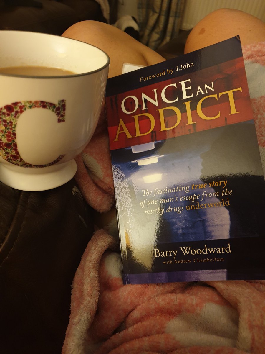 Grabbing 10 minutes #coffee #book #barrywoodward #path @barrywoodwardUK