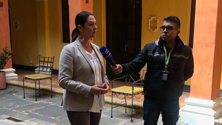GdiamOrg's tweet photo. Claudia Jiménez (@jimenezjclaudia), directora ejecutiva del #GDIAM, hablando sobre los consensos de nuestro grupo y otros temas de minería en entrevista con RCN TV https://t.co/dYFkaHDTPt