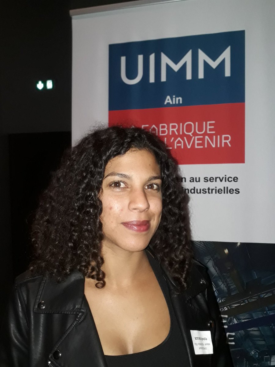 LaurencePoussel's tweet photo. Ophelia #alternante à la centrale @EDFBugey, a recu ce soir à l'AG de l'@UIMMAin le trophée des #ambassadeurs de l'#industrie. 
👏 pour son parcours, son engagement chez #EDF et à l'#AFPMA ! Son #apprentissage continue à nos côtés. @mhlebranchu @EDF_AuRhAlpes https://t.co/DHCWIJ8umu