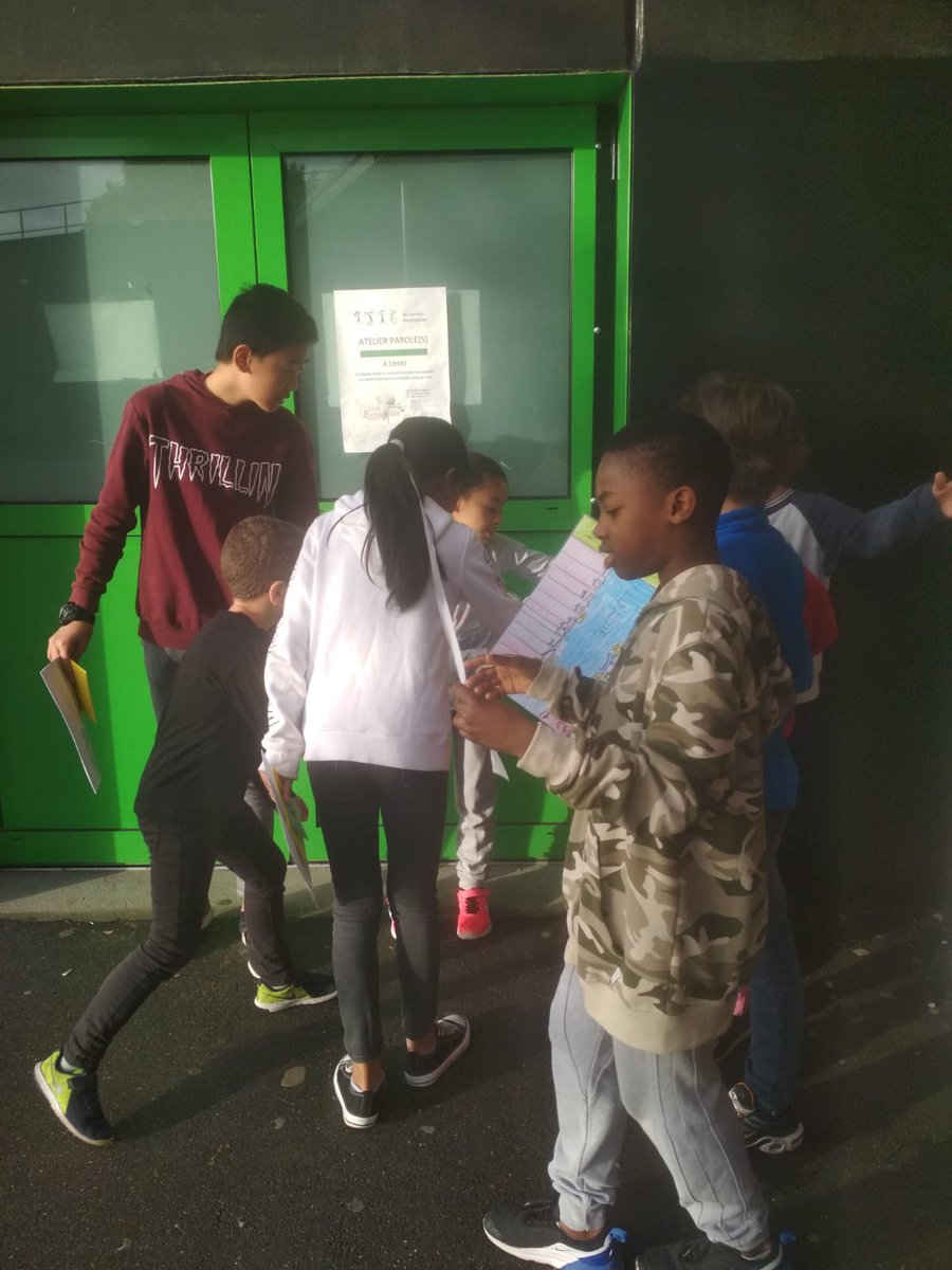 REPdoramaar's tweet photo. Matinée consacrée aux 3 classes de CM de l'école A  France pr le lancement du dispositif #Cycle3. Pr la 3e année, les écoliers st accueillis par 1 course d'orientation encadrée par les anciens élèves du dispositif. Repérage, lecture de plans, d'indices. #liaisonEcoleCollège https://t.co/NSx4SzqgzK