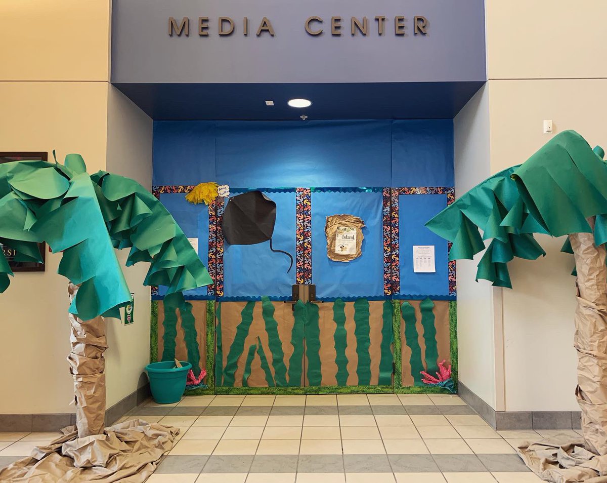 MutzMunchkins's tweet photo. Had to brag about this AMAZING Book Fair we’ve got going on at @Princeton_OCPS! Come buy something fun to read at #BookFairIsland or walk the plank! 🏴‍☠️🏴‍☠️🏴‍☠️ https://t.co/ArTfVcWCxz