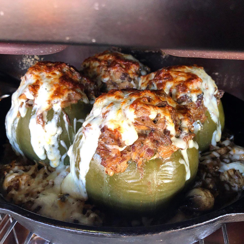 Masterbuilt's tweet photo. This week's #TeamMasterbuilt recipe is by #MastersofSmoke member Julie Oakes: Smoked Brisket Stroganoff Stuffed Bell Peppers!
Click here for recipe: https://t.co/raIObfIDTG
#Masterbuilt #Recipe https://t.co/kHa18xs7Bj