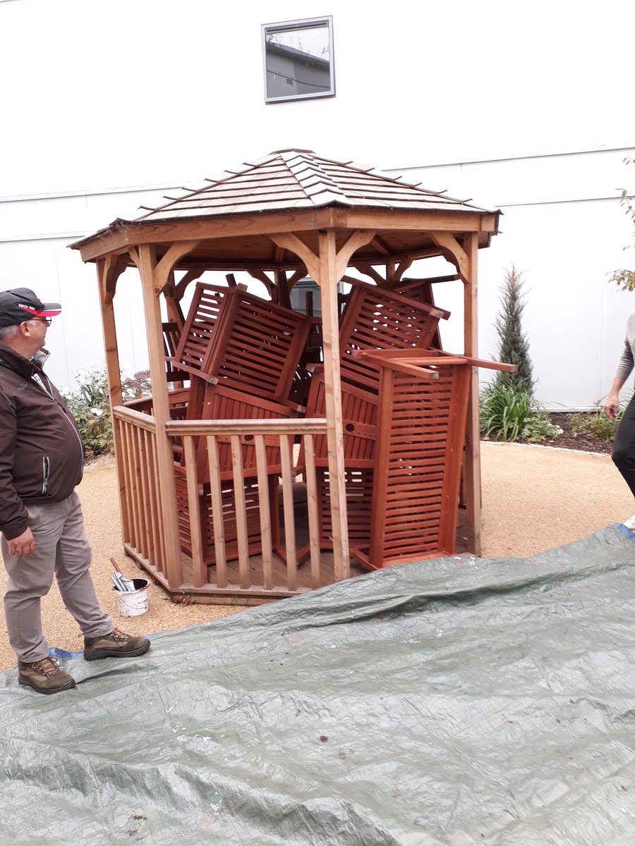 The challenge of the second team...more incredible support and work earlier today. Thank you all <a href="/ChelmsfordCRC/">Chelmsford City Racecourse</a> 
<a href="/meh_charity/">Mid Essex Hospitals Charity</a> @broomfieldnhs 🤗👏👏 #sustainability #support #volunteering