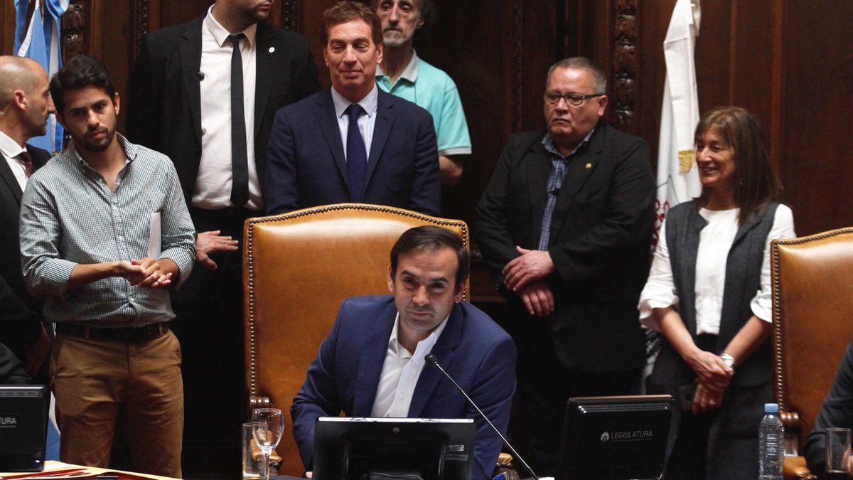 Hoy dejo la Vicepresidencia 1era. y cierro una etapa de 8 años en <a href="/LegisCABA/">Legislatura CABA</a>. No tengo más que palabras de agradecimiento para trabajadores, funcionarios, colaboradores y colegas por su compromiso diario. Esta Legislatura siempre será mi casa. Éxitos <a href="/aforchieri/">Agustin Forchieri</a>!