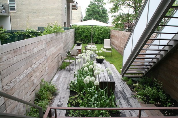 hollynoto's tweet photo. Gardens on a grand scale can be gorgeous, to be sure, but they are not without their ...  https://t.co/Nbut38rVvh https://t.co/A9rTXN2OCS