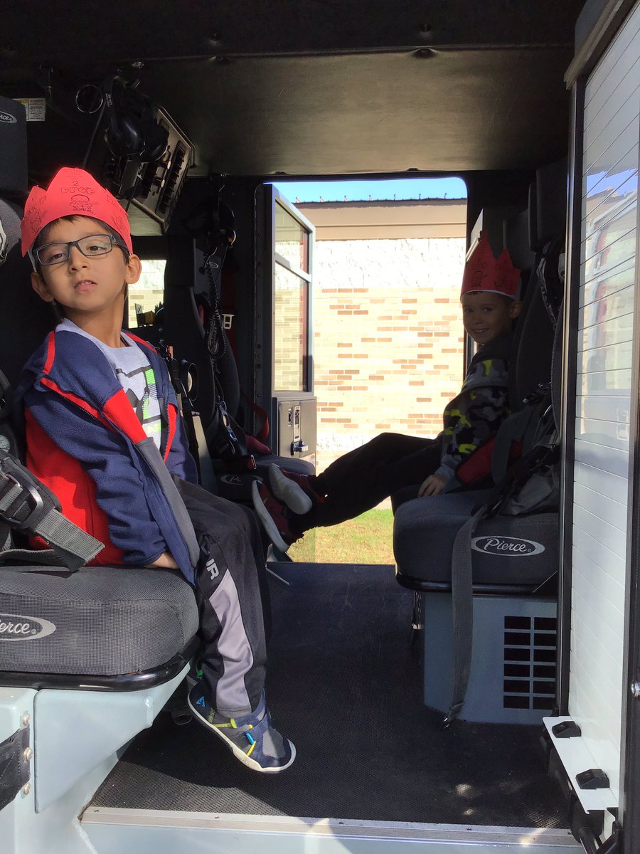 AprilsKinders's tweet photo. Thank You to the firefighters from the Howard Fire Department for coming to talk with us about fire safety and letting us sit in the fire truck! @ForestGlenElem #FireSafety 🚒 https://t.co/UOwZbS7bJD