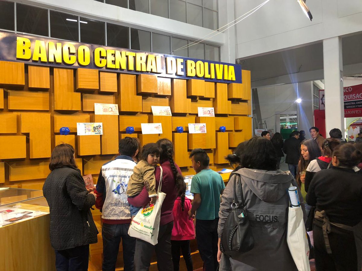 BancoCentralBO's tweet photo. #BCBferial #7moDia | @BancoCentralBO séptimo día de Feria, gracias gente hermosa de Sucre por la acogida y la visita de miles de estudiantes y familias a nuestro stand en la #EXPOSUCRE2019, ven y adquiere tus monedas conmemorativas. https://t.co/2ff691gFof