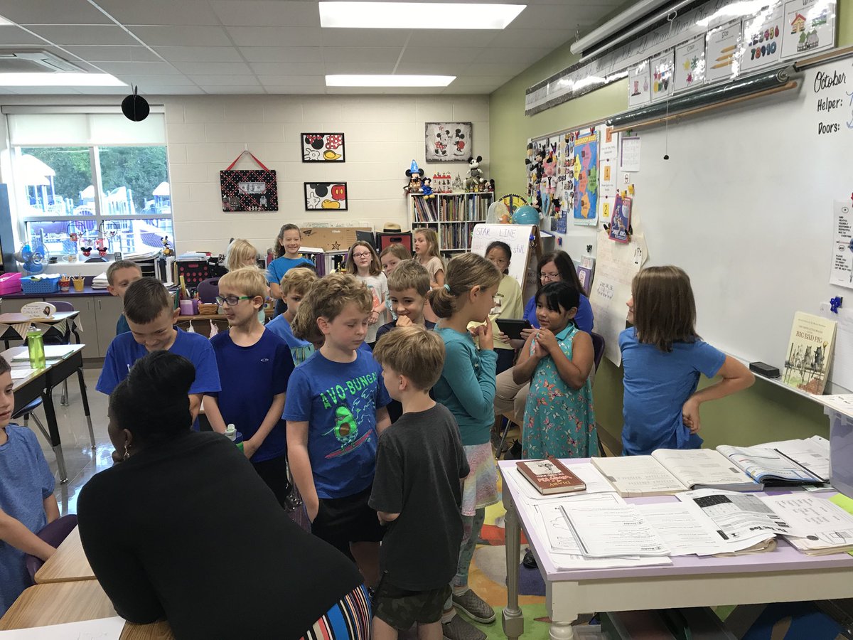 KatieGaylord1's tweet photo. Every classroom, every day. Love being a part of the WMES leadership team! Thanks to @dreitzbmes and team for modeling the way! #LeadWithLove @YCSD @Principal_THop @BWelch_BamaFan #facetofacematters 💟 https://t.co/7hvap3dgWN
