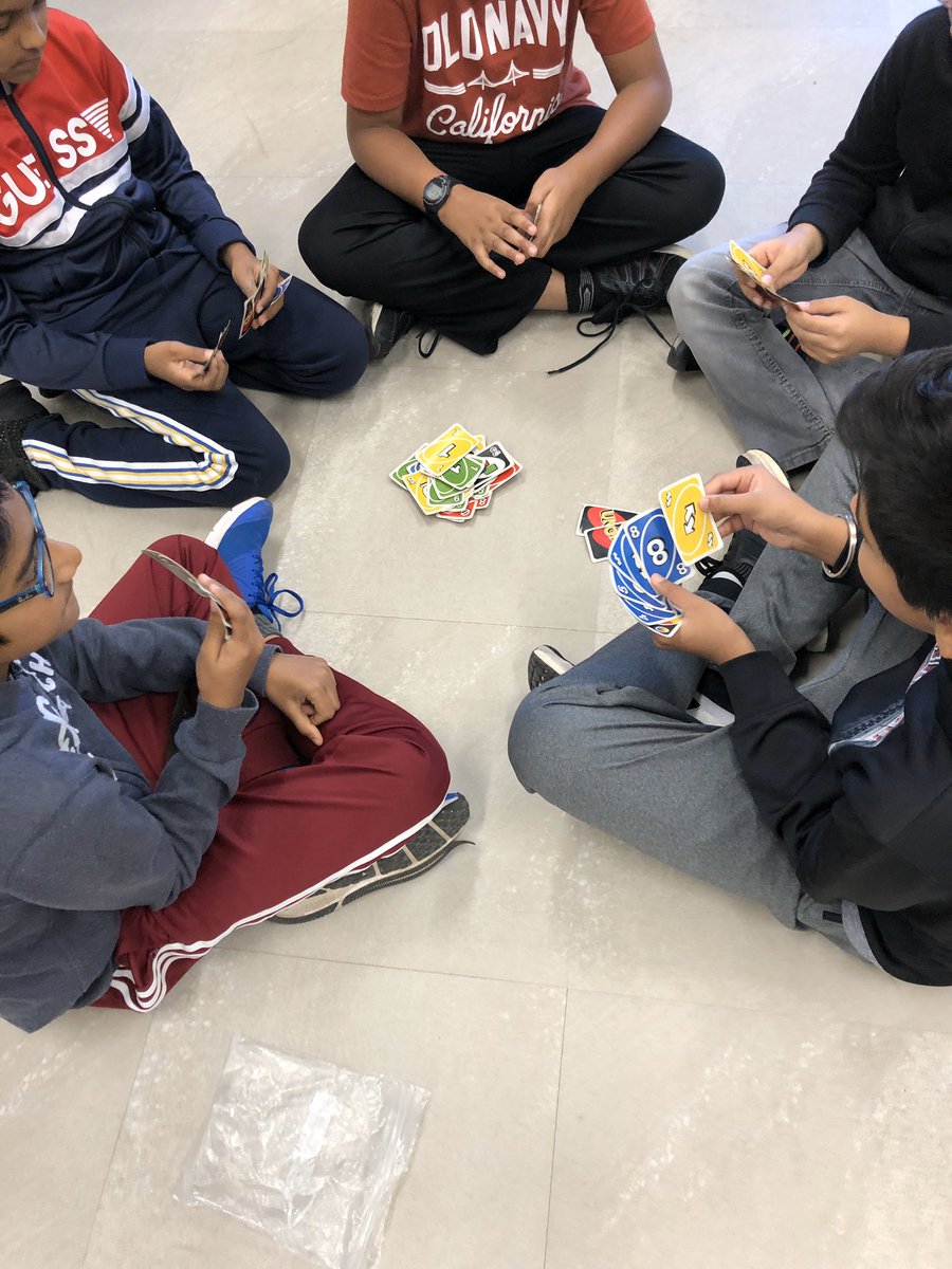 Ms_E_Elliott's tweet photo. Started the day off with some mindful activities and a chance to connect #buildingcaringrelationships @DesmondHDSB @ms_emilyhorner https://t.co/GbC6M1TEaN