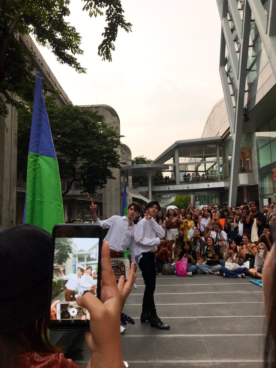 GoOlFy3's tweet photo. ขอบคุณทุกสิ่งทุกอย่างที่ทำให้เราชาวทูวิชได้มาเจอกันแล้วกลายมาเป็นครอบครัวเดียวกันตลอดมาและตลอดไป💚💙
//รักผู้ใหญ่ใจดี ผู้จัดการที่น่ารัก ลูกๆทั้งสองที่หลอมเป็นหนึ่งเดียวแย้วและที่ขาดไม่ได้เพื่อนๆพี่ๆน้องชาวทูวิชทุกคนจ้า🍀
#2wish1stAnniversaryxChameDay3
🙏รูปพี่สนุ๊ก(1) https://t.co/OUAUnGeZAM