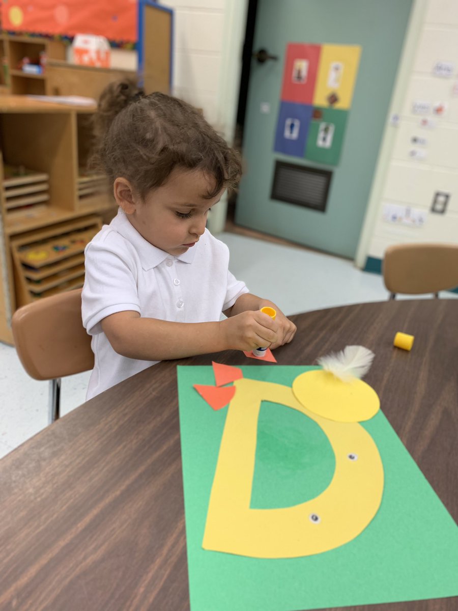 amsforjams's tweet photo. Letter Dd is dandy like our ducks! #vcsprek @CCrkvenac @JennHolmgreen #prek https://t.co/RnxVfcpqZN