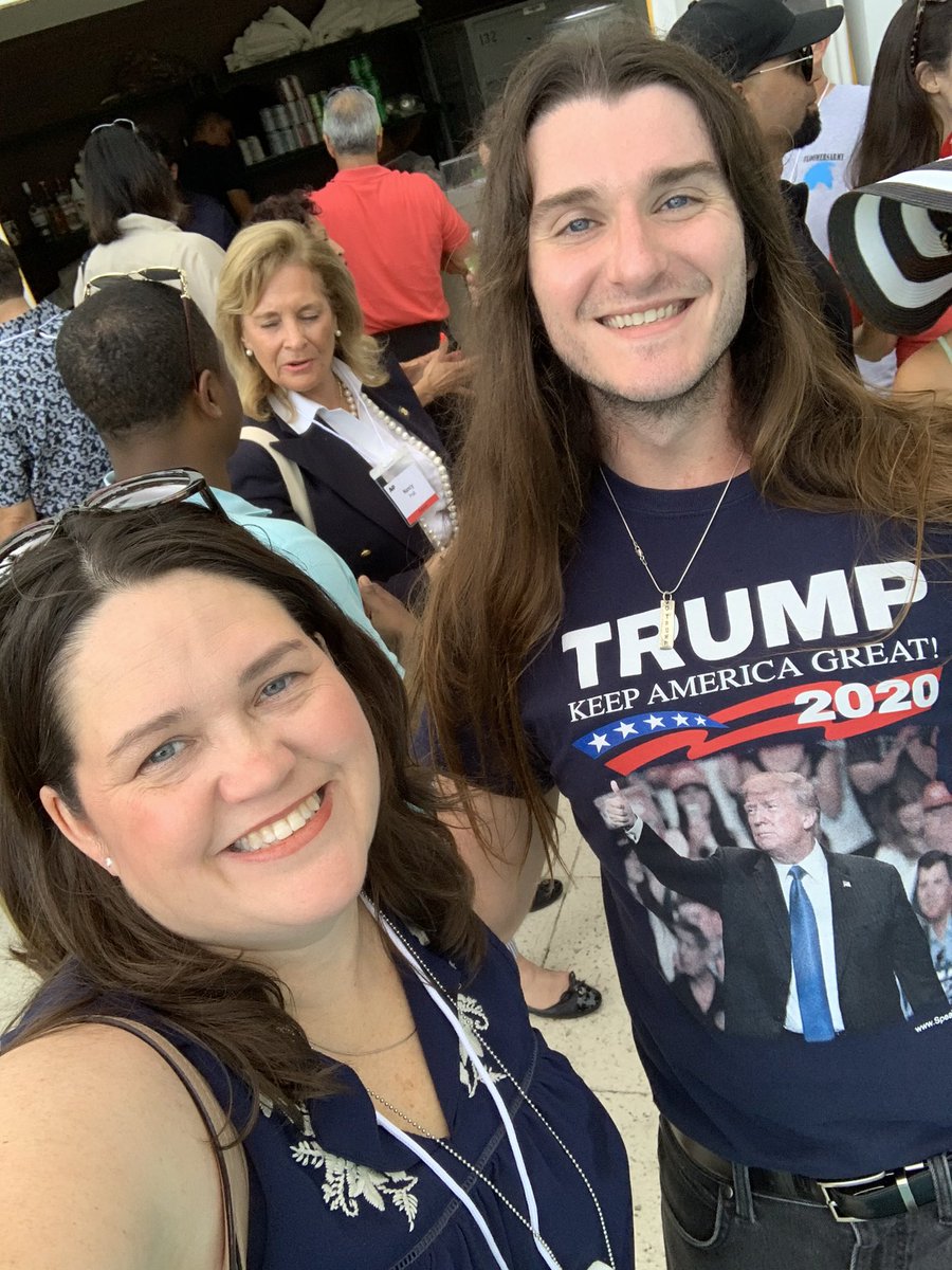 JenDeJournett's tweet image. Nice to meet you @scottPresler Always great to meet a fellow conservative who trains and speaks about the importance of Voter Registration work - #EveryVote matters! #AMPFEST19